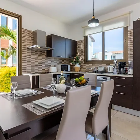 Sea La Vie 3-br & Private Pool In Protaras *